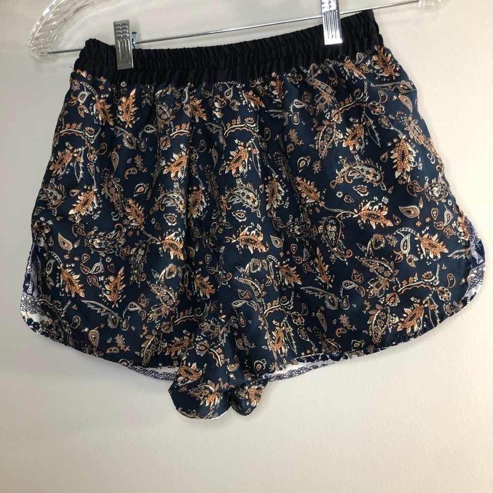 Short - Picture 4 of 8